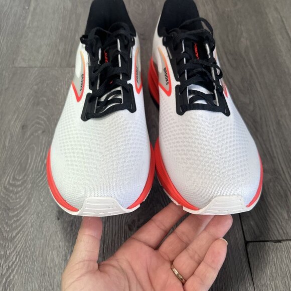 Size 9 - Brooks Launch 10 White Coral  Running Shoe Men SAMPLE main image 9